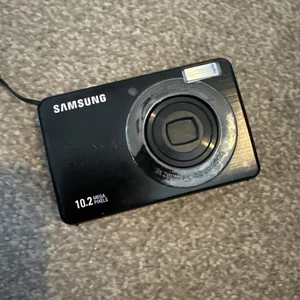 ***BROKEN***Samsung PL50 Digital Camera 10.2MP Zoom Lens - Picture 1 of 14