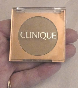Clinique True Bronze Pressed Powder Bronzer ~ 02 Sunkissed ~ 0.11 oz/ 3.3 g - Picture 1 of 2