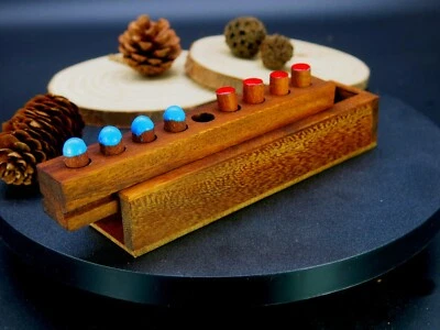 Tactile Wood Board Game: Switch 8 for both blind and sighted players (S) - Image 1 of 3