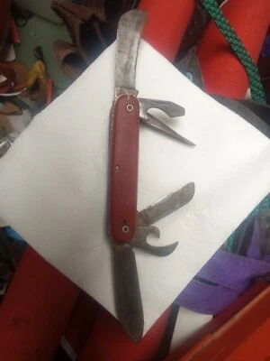 老式 Colonial High Carbon 6 工具“山地指南”口袋刀。 — 第 1/4 张图片