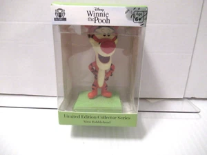 Disney Winnie The Pooh Edición Limitada Mini Bobble Head TIGGER 2023 NUEVO EN PAQUETE - Imagen 1 de 5