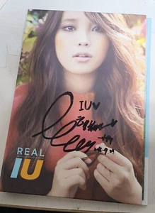 IU REAL+ messaggio autografato firmato scritto a mano KOR SELLER KPOP - Foto 1 di 7