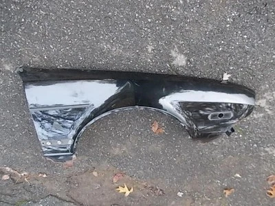 Guardabarros delantero derecho ALFA ROMEO GTV 6 usado ORIGINAL recto pero necesita reparación Foto 1 de 4