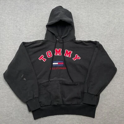 Moletom com capuz masculino Tommy Hilfiger L preto Y2K boxy bom desbotamento soletrado vintage - Imagem 1 de 4