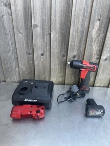 📌 Snap On 3/8 Impact Gun Wrench 14.4v CTEU761A 14V Red, good set - Picture 1 of 7