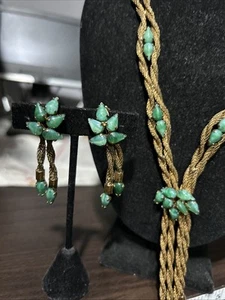 Vintage Hobe’ SET Green Glass Teardrop Rope Necklace Earrings Antiqued Brass - Picture 1 of 14