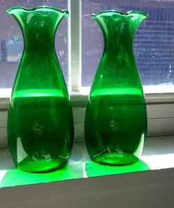 Vintage Anchor Hocking Wald grün Glas 6 1/2" gekräuselte Top Vase x 2 - Bild 1 von 6