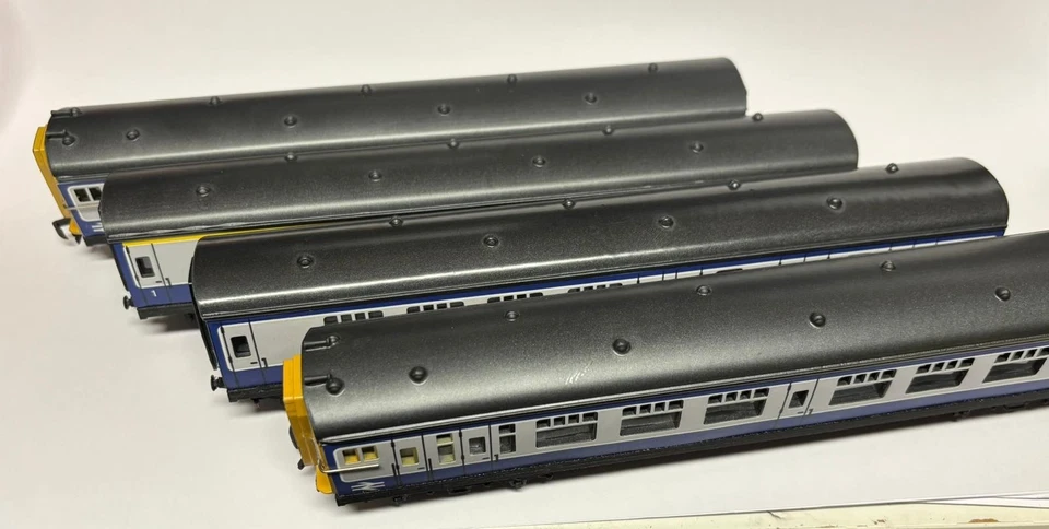 Hornby Dublo "Neverwas" 4TC Four Coach Set - Image 1 of 4