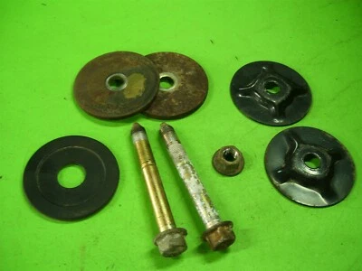 Infiniti G35 2003 cupé pernos de montaje del diferencial trasero herrajes OEM  Foto 1 de 2