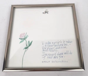 Impresión de colección enmarcada en metal del poema de Emilly Dickinson Clover & The Bee 8,25" cuadrado - Imagen 1 de 6