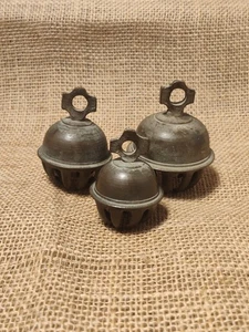 Antiguo lote de 3 campanas de garra de latón - Imagen 1 de 11