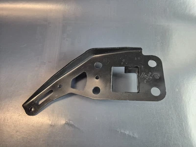 Genuine Audi A6 4F C6 Retainer End Plate Left Impact Muffler 4F0805499B - Image 1 of 4