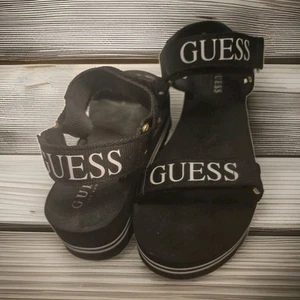 Guess Damen-Sandalen schwarz & weiß Logo Größe 7,5 - 8 gebraucht, in einwandfreiem Zustand - Bild 1 von 8