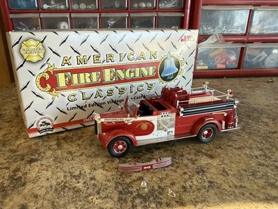 Corgi US52803 Firetruck 1949 Mack L Open Cab Springfield F.D. - Image 1 of 4