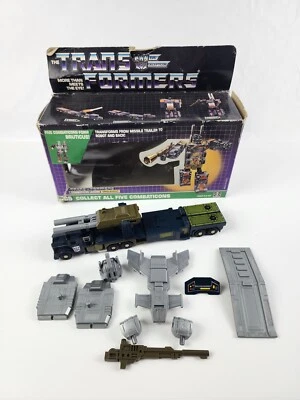 1986 G1 Transformers Onslaught Combiner 100% complete w/ (poor) box Bruticus - Image 1 of 4
