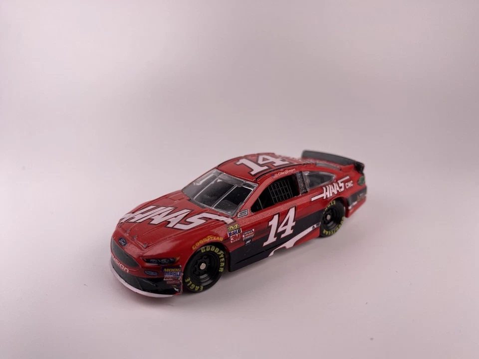 Ford Fusion 2017 Clint Bowyer Has 1/64 NASCAR fundido a presión Foto 1 de 3
