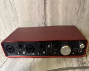 Focusrite Scarlett 2i4 Digital Recording Interface - Picture 1 of 6