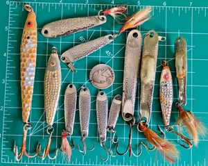 LOTE DE COLECCIÓN 13 CUCHARAS JIGGGING MIXTAS LÚPULOS SEÑUELOS DE PESCA CUCHARAS MARTILLADAS - Imagen 1 de 8