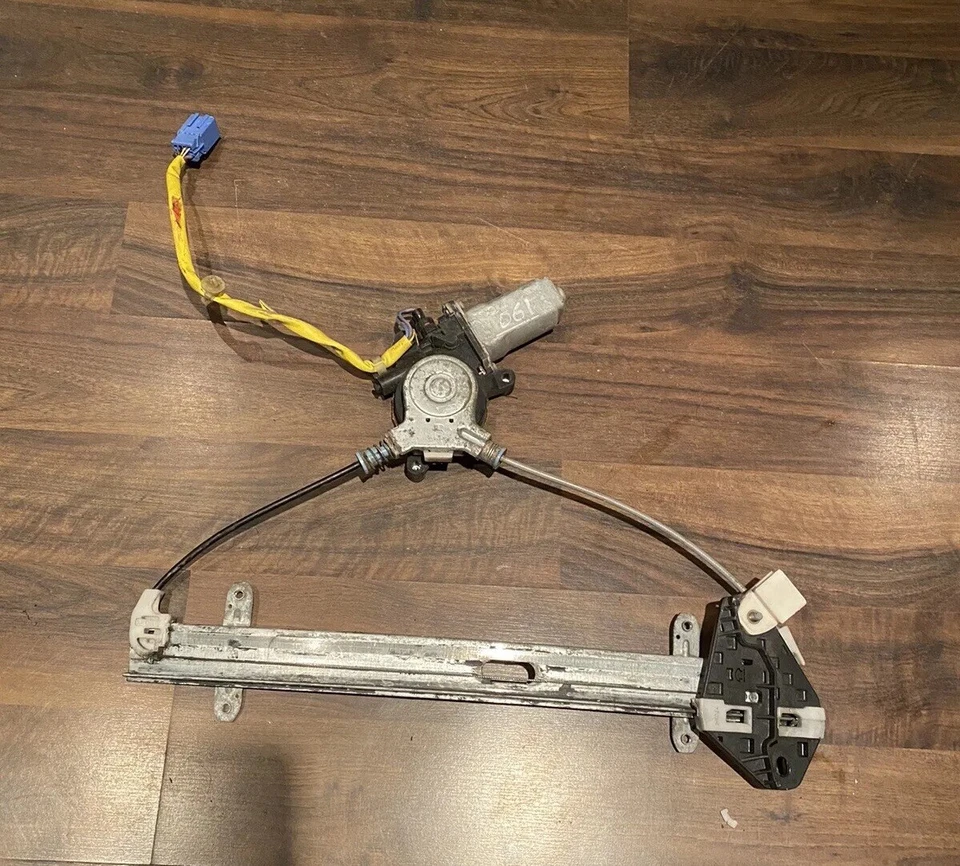 02-06 ACURA RSX BASE & TYPE S - DRIVER RIGHT WINDOW REGULATOR - OEM FACTORY - Image 1 of 1