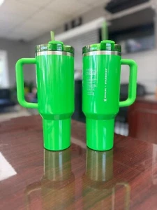 Stanley x Starbucks USA Summer 2025 Pearl Green 40oz Tumbler Neu mit Etikett, Preis je!! - Bild 1 von 8
