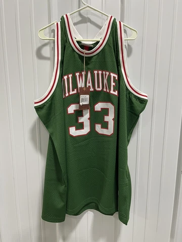 Mitchell & Ness NBA Milwaukee Bucks Kareem Abdul-Jabbar Swingman Jersey Size 4XL Cover