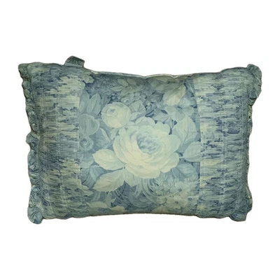 Almohada vintage Croscill Cottage rosa azul y blanco con volantes en mal estado  Foto 1 de 4