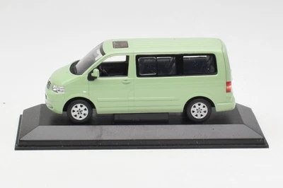 400052201-D1 Volkswagen T5 Multivan California Lime Green Dealer Minichamps 1/43 - Immagine 1 di 4