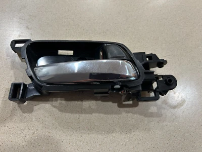 Manija interior de la puerta delantera RS 2013-2017 Honda Accord sedán T2A R3 OEM Foto 1 de 4