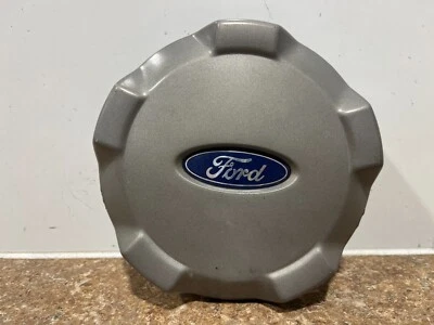 2005 FORD ESCAPE CENTER CAP. 6 1/2 DIAMETER. 16" WHEEL - Image 1 of 3