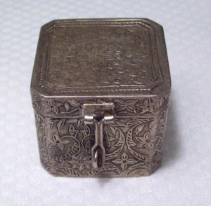 Antike 800 Silber Schmuckschatulle verziert Floral Vanity Repousse Vintage nicht Sterling - Bild 1 von 9