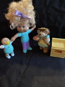 Mini cabbage patch Baby Mommy Little Bear Friend Baking a pie - Picture 1 of 11