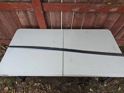 1989 Volvo 240 244 седан передний D.S. Fender Garnish Trim Beltline - Изображение 1 из 4