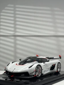 Koenigsegg Jesko (White) [FrontiArt] 1/18 scale - Picture 1 of 4