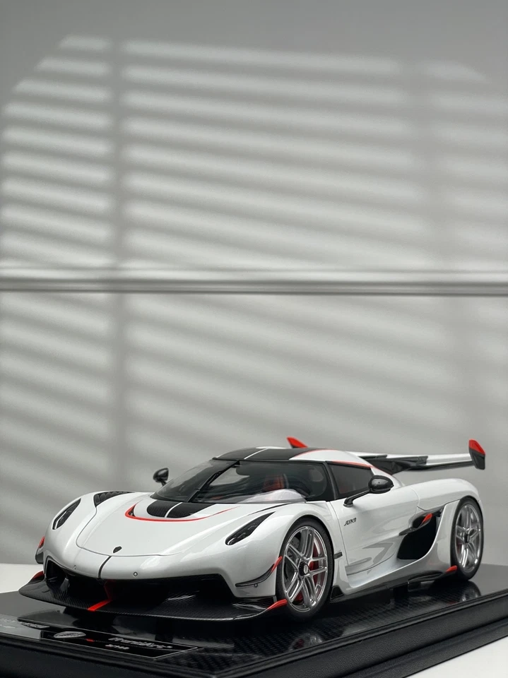 Koenigsegg Jesko (White) [FrontiArt] 1/18 scale - Image 1 of 4