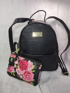 Juicy Couture Rucksack und Kosmetiktasche schwarz Logo Gold Hardware 12"x9" neu - Bild 1 von 24