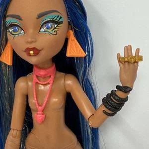 Monster High Cleo De Nile Self Scare Day Snake Cuff Earrings Ring Necklace - Picture 1 of 5