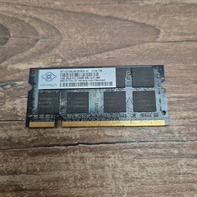 Barrette Mémoire 1Go RAM DDR2 Nanya NT1GT64U8HB0BN-3C SO-DIMM PC2-5300S - Photo 1/2