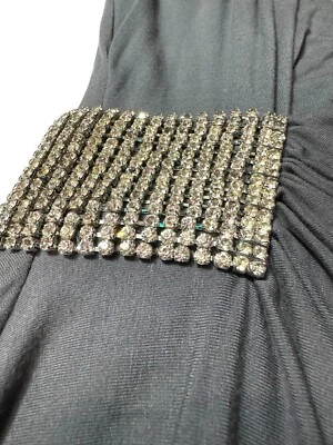 Nuevo con etiquetas Mini Vestido Gris Marca Sky Con Estrás Talla Mediana Funciona Pequeño Leer Foto 1 de 4