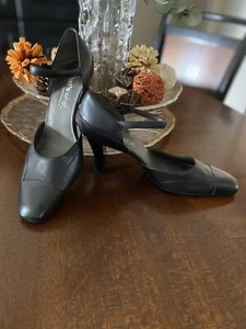 What’s What by Aerosols Women’s Comfort Ankle Strap Pump Black Leather 7.5 Wide - Picture 1 of 9