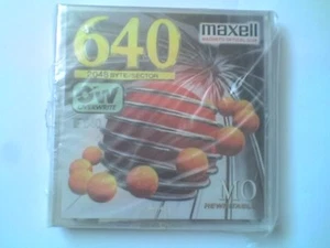 MAXELL REWRITABLE 3.5" 640Mb MAGNETO-OPTICAL MO DISK & Jewel Case- SEALED NOS - Photo 1/2
