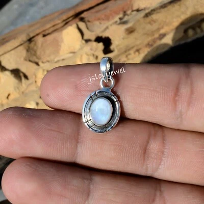Colgante de piedras preciosas ovaladas de piedra lunar arco iris de plata de ley 925 joyería hecha a mano Foto 1 de 4
