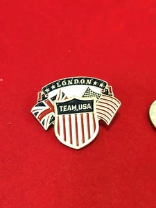 TEAM USA - OLYMPIADE LONDON 2012 Pinback Pin mit amerikanischer und englischer Flagge - 1" - Bild 1 von 4