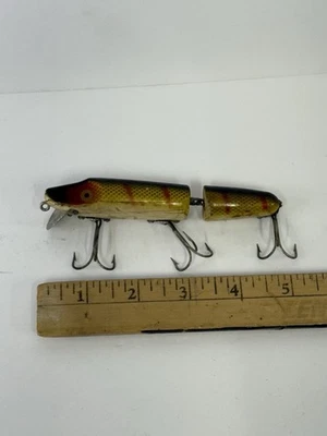 HEDDON Joint Vamp Señuelo Dowagiac Madera Cebo Espírimo De Colección Verde Amarillo Rojo Foto 1 de 2