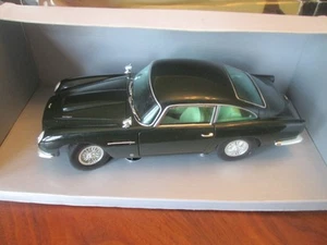 Chrono H1001 1963 ASTON MARTIN DB5 Aqua Verde verde 1/18 pressofuso - Foto 1 di 10