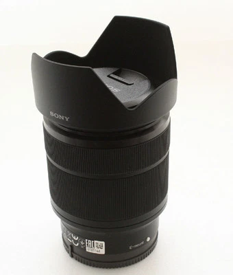 Sony SEL2870 FE 28-70mm F3.5-5.6 Full Flame Lens  -Bulk Package  - Image 1 of 3