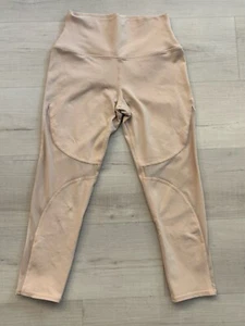 ALO Yoga Capris Crop Leggings Womens Medium Pink Mesh Panels Gym Barre Pilates - Picture 1 of 5