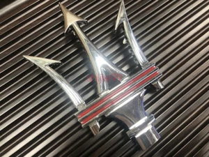 MASERATI 2014-2016 QUATTROPORTE GHIBLI FRONT GRILLE EMBLEM BADGE # 670005377 - Picture 1 of 5