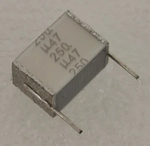 DC Film Capacitor 0.47µF 0.47uF 470nF 250 V ± 10% 10mm Pitch EPCOS - 10 Pcs - Bild 1 von 3