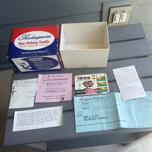 VINTAGE SHAKESPEARE FISHING REEL BOX & PAPERS (box only-no reel) 1959 Date 1730? - Picture 1 of 11