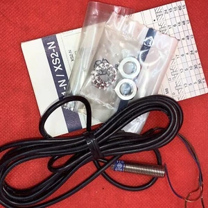 Schneider XS1N08PA340 Inductive Sensor (New) - Picture 1 of 1